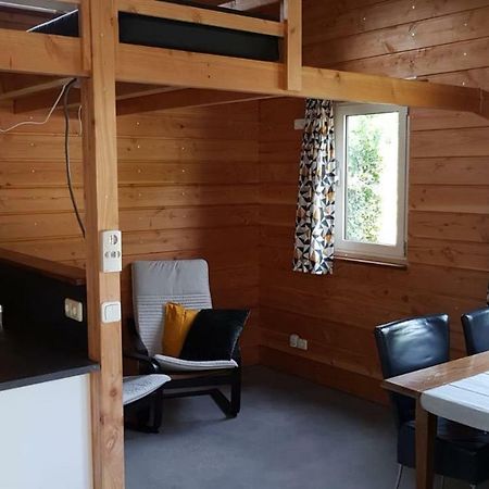 Chalet - Camping 'T Dekske Wintelre Bagian luar foto