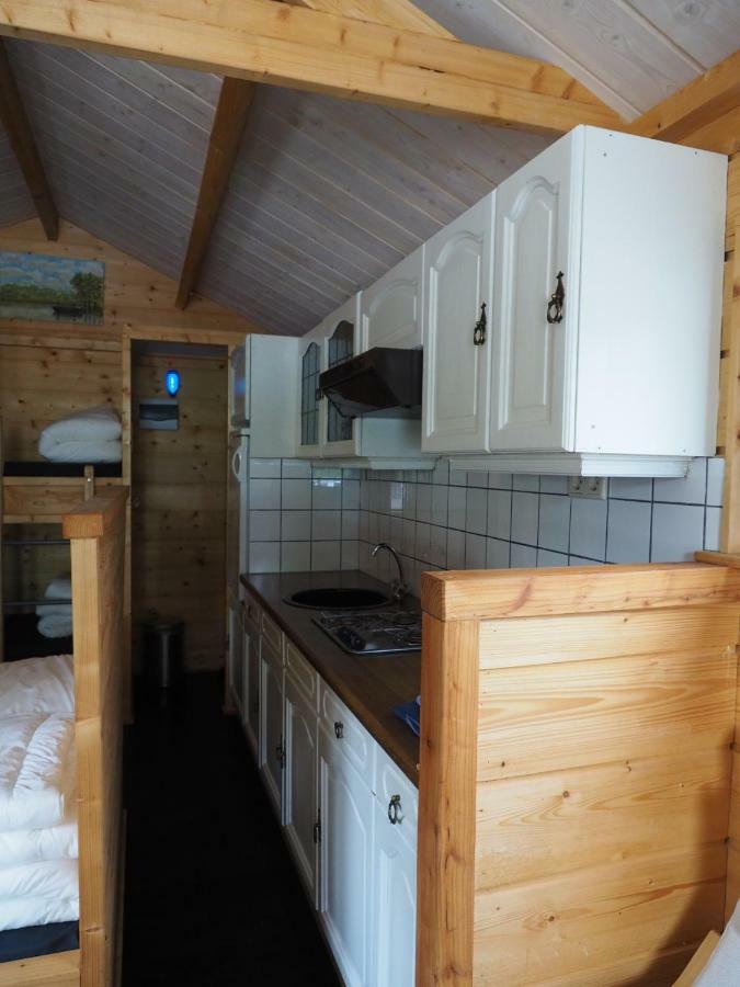 Chalet - Camping 'T Dekske Wintelre Bagian luar foto