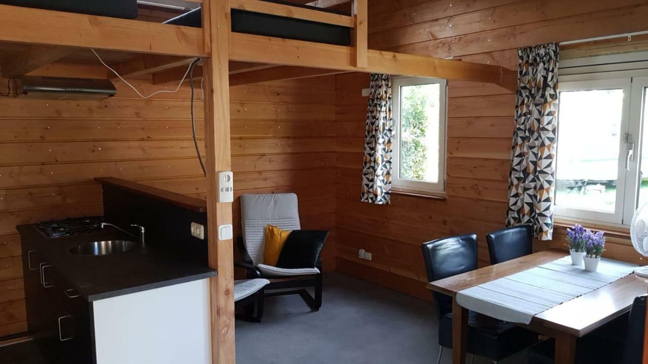 Chalet - Camping 'T Dekske Wintelre Bagian luar foto